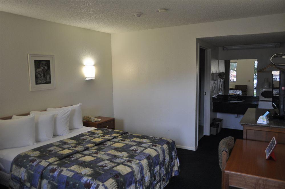 Pacific Inn Motel Вентура Экстерьер фото