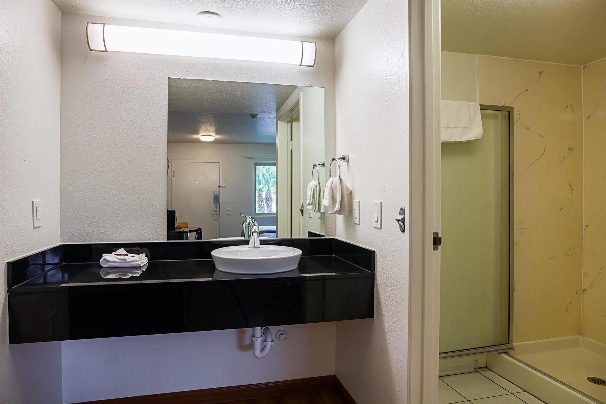 Pacific Inn Motel Вентура Экстерьер фото